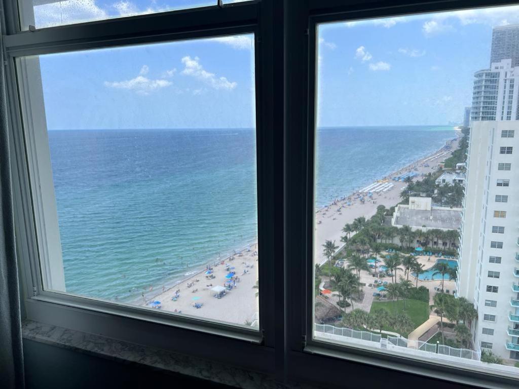 Penthouse Beach Front 1St Line, 2 Bedroom 2 Ba, New Decoration & Furnitures, Unobstructed View Of The Beautiful Atlantic, Free Parking Холивуд Екстериор снимка