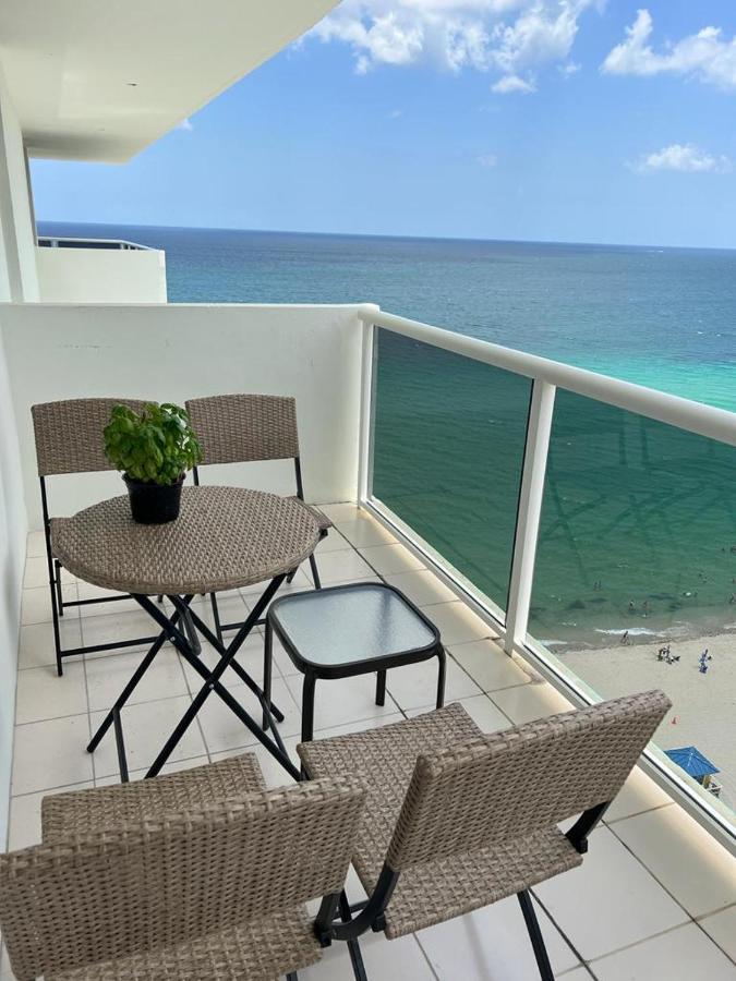 Penthouse Beach Front 1St Line, 2 Bedroom 2 Ba, New Decoration & Furnitures, Unobstructed View Of The Beautiful Atlantic, Free Parking Холивуд Екстериор снимка